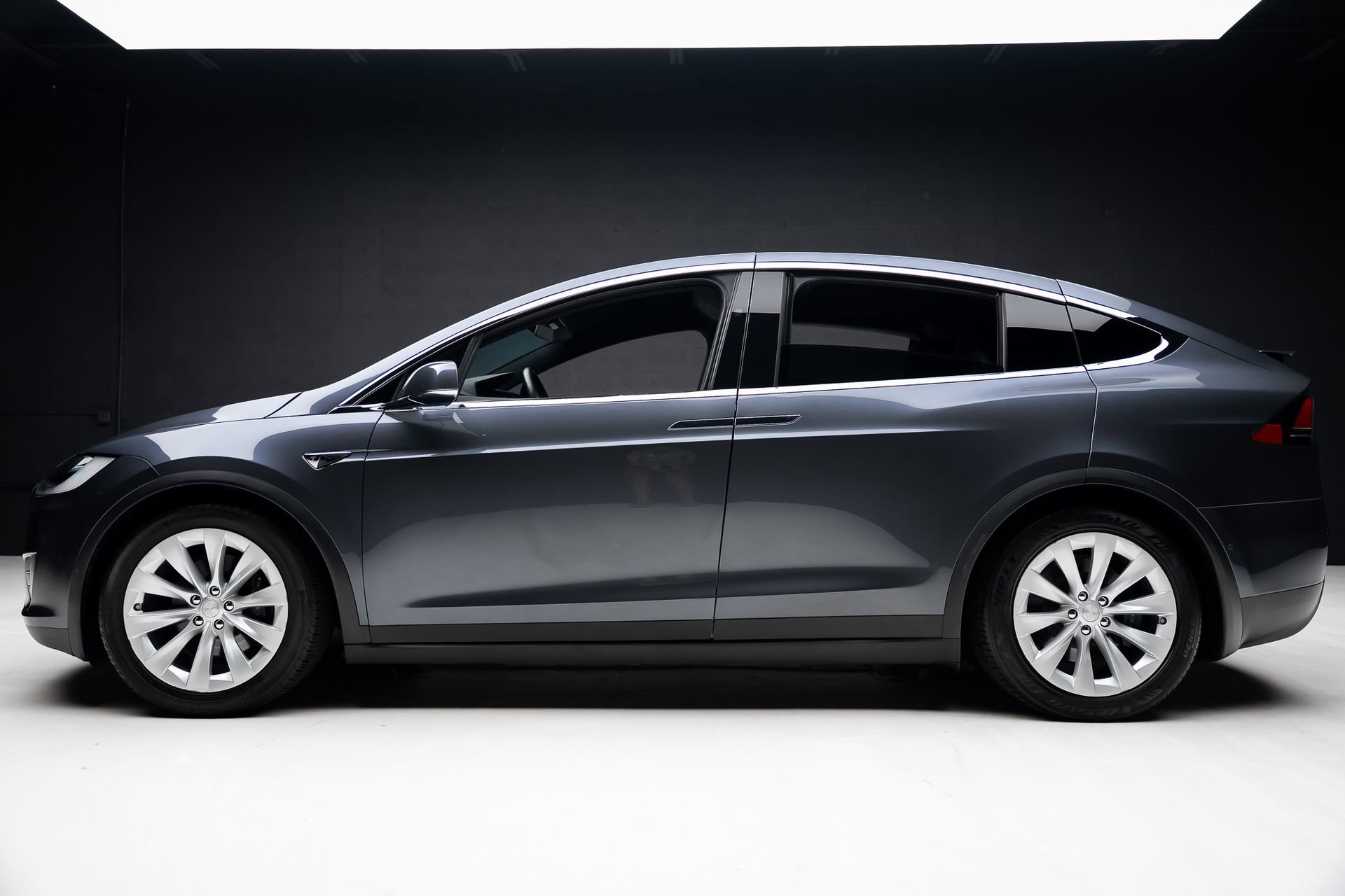 Used 2018 Tesla Model X 75D AWD/4WD image 17