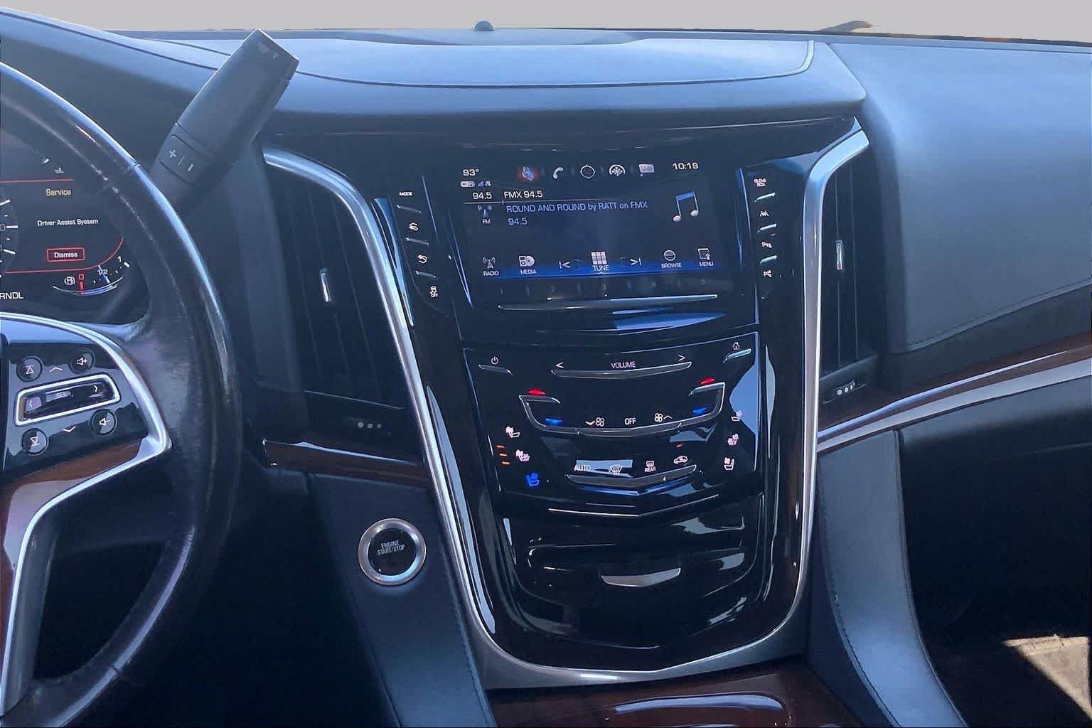 Used 2020 Cadillac Escalade Premium Luxury RWD image 7
