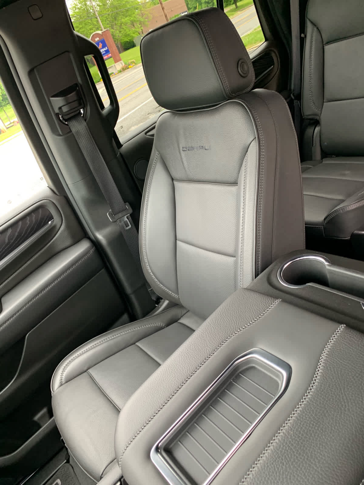 Used 2024 GMC Yukon Denali AWD/4WD image 21