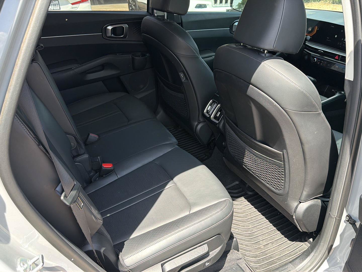 Used 2024 Kia Sorento S w/ Panoramic Sunroof Package FWD image 17