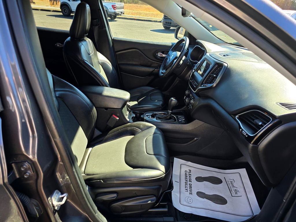 Used 2021 Jeep Cherokee Latitude Plus image 12