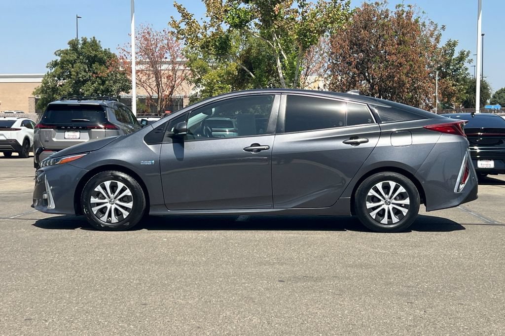 Certified 2021 Toyota Prius Prime Limited FWD image 9