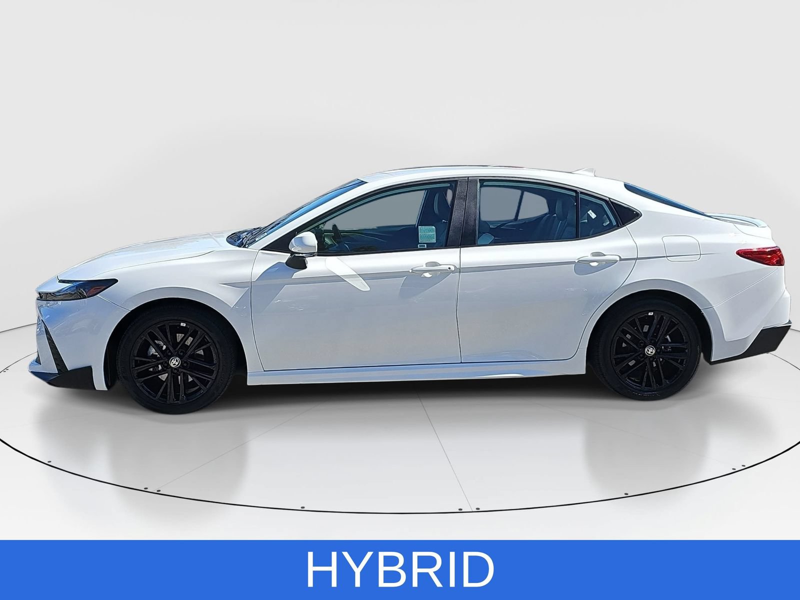 Used 2025 Toyota Camry SE FWD image 8