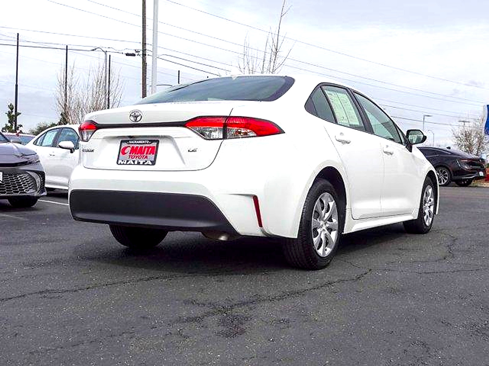 Used 2024 Toyota Corolla LE FWD image 3
