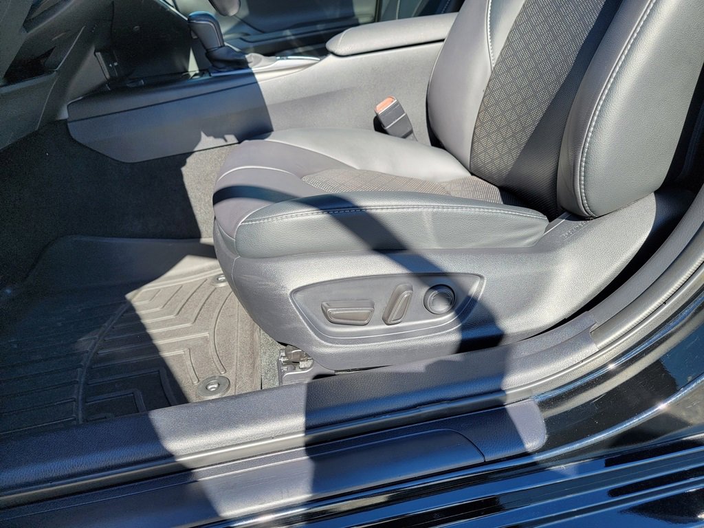 Used 2023 Toyota Camry XSE image 25