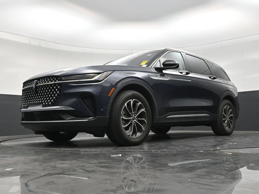 Used 2024 Lincoln Nautilus Premier AWD/4WD image 19