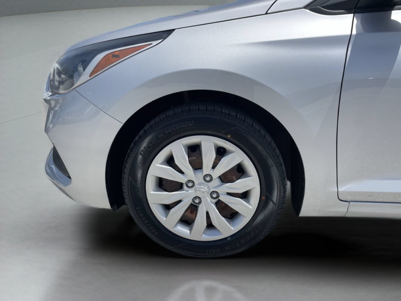 Used 2020 Hyundai Accent SE FWD image 29