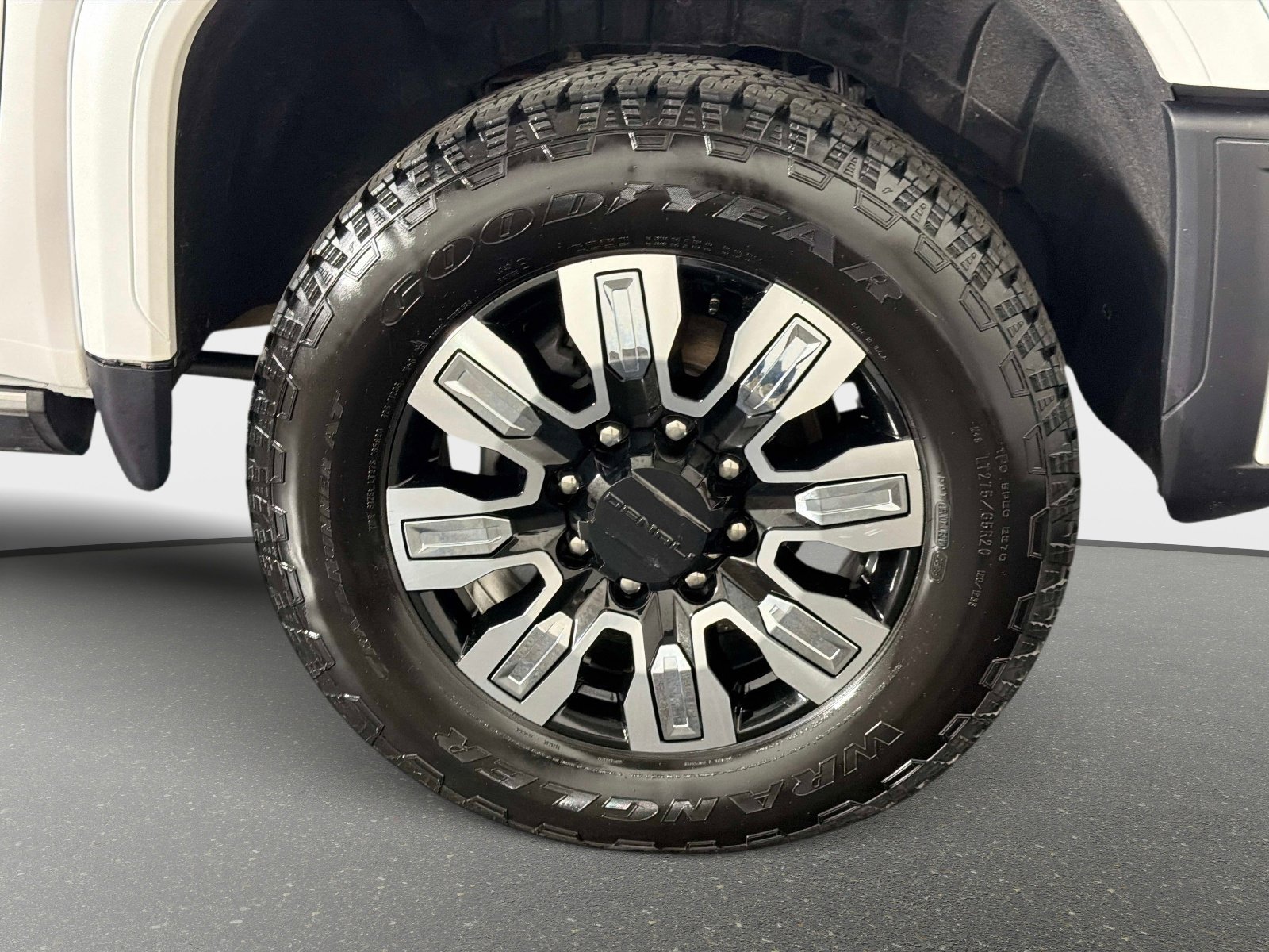 Used 2025 GMC Sierra 2500 Denali w/ Denali Reserve Package AWD/4WD image 20