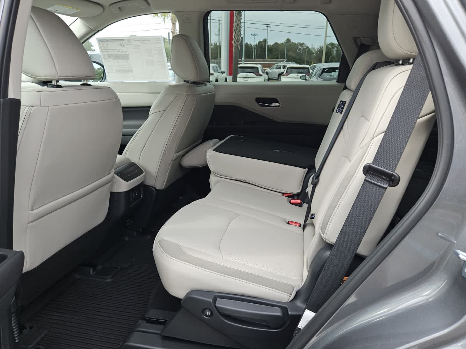 New 2026 Nissan Pathfinder SL FWD image 4