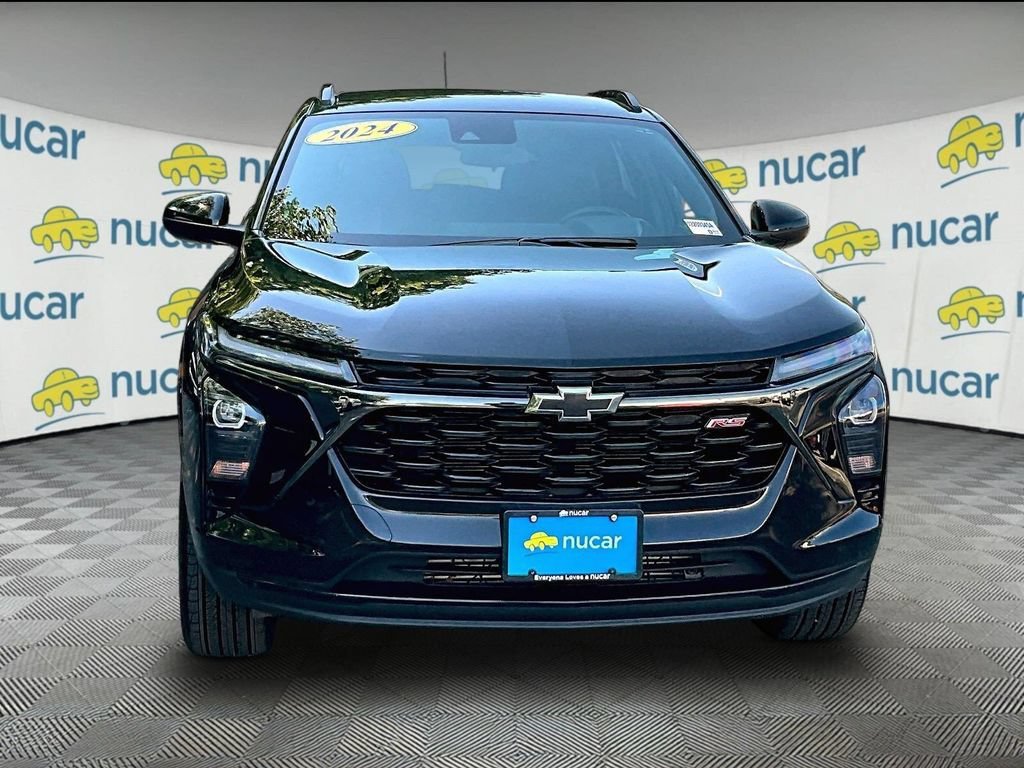 Used 2024 Chevrolet Trax RS FWD image 2