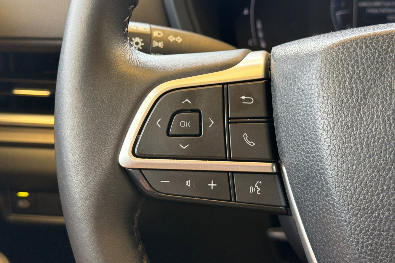 Used 2024 Toyota Grand Highlander AWD image 28