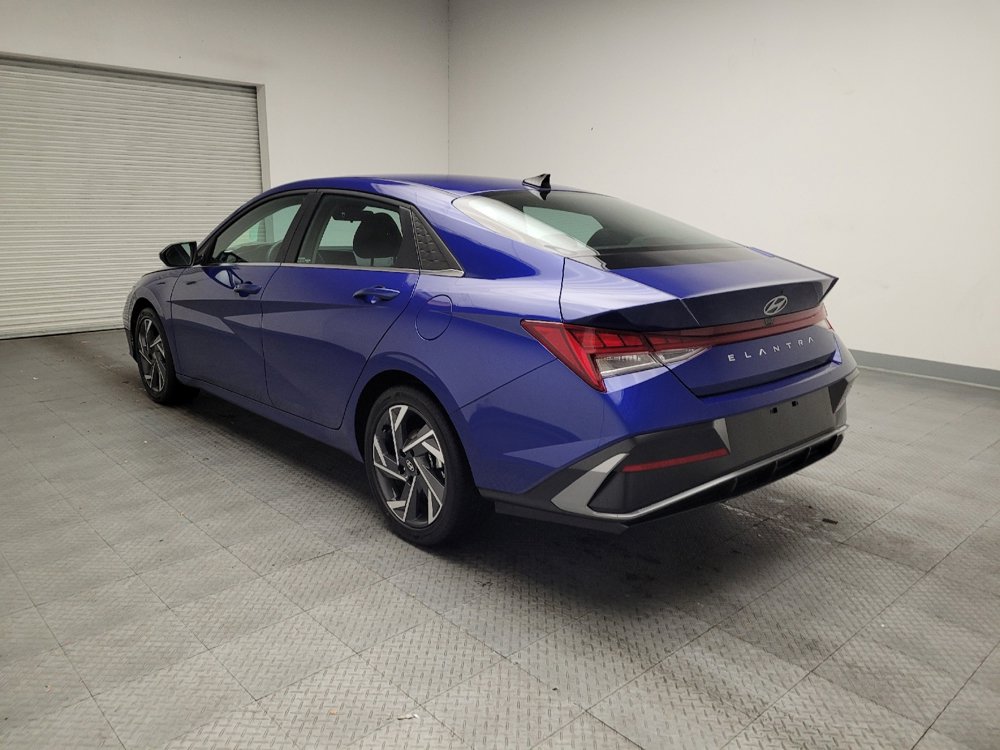 Used 2025 Hyundai Elantra SEL image 5