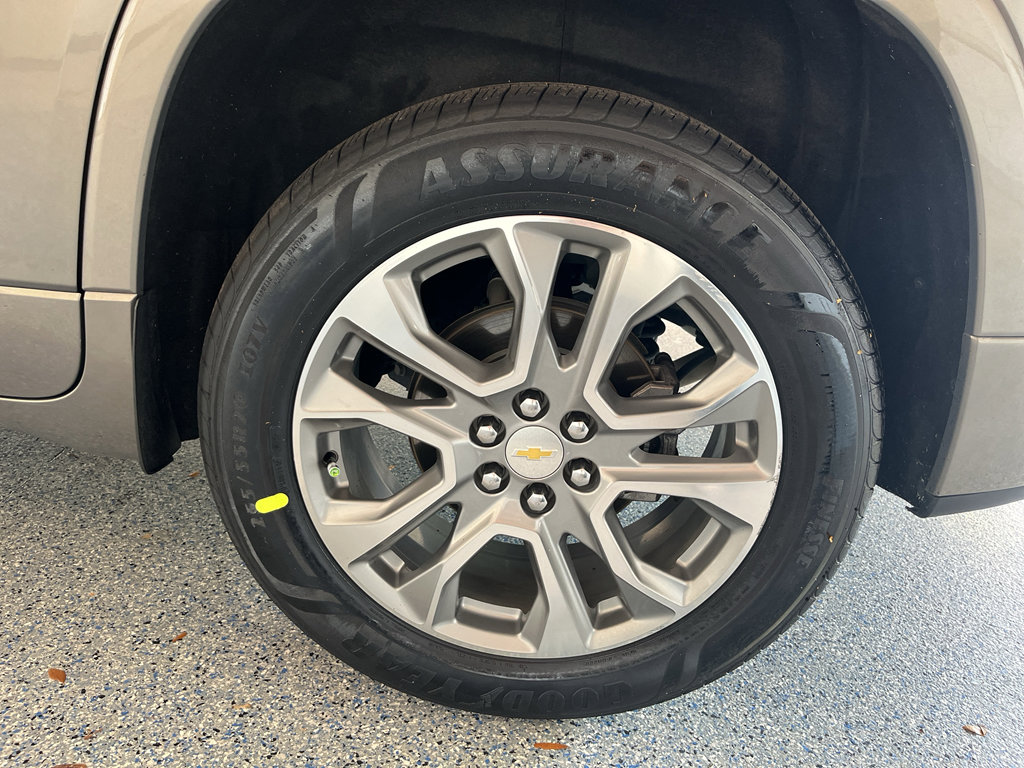 Used 2019 Chevrolet Traverse Premier w/ Driver Confidence II Package image 32