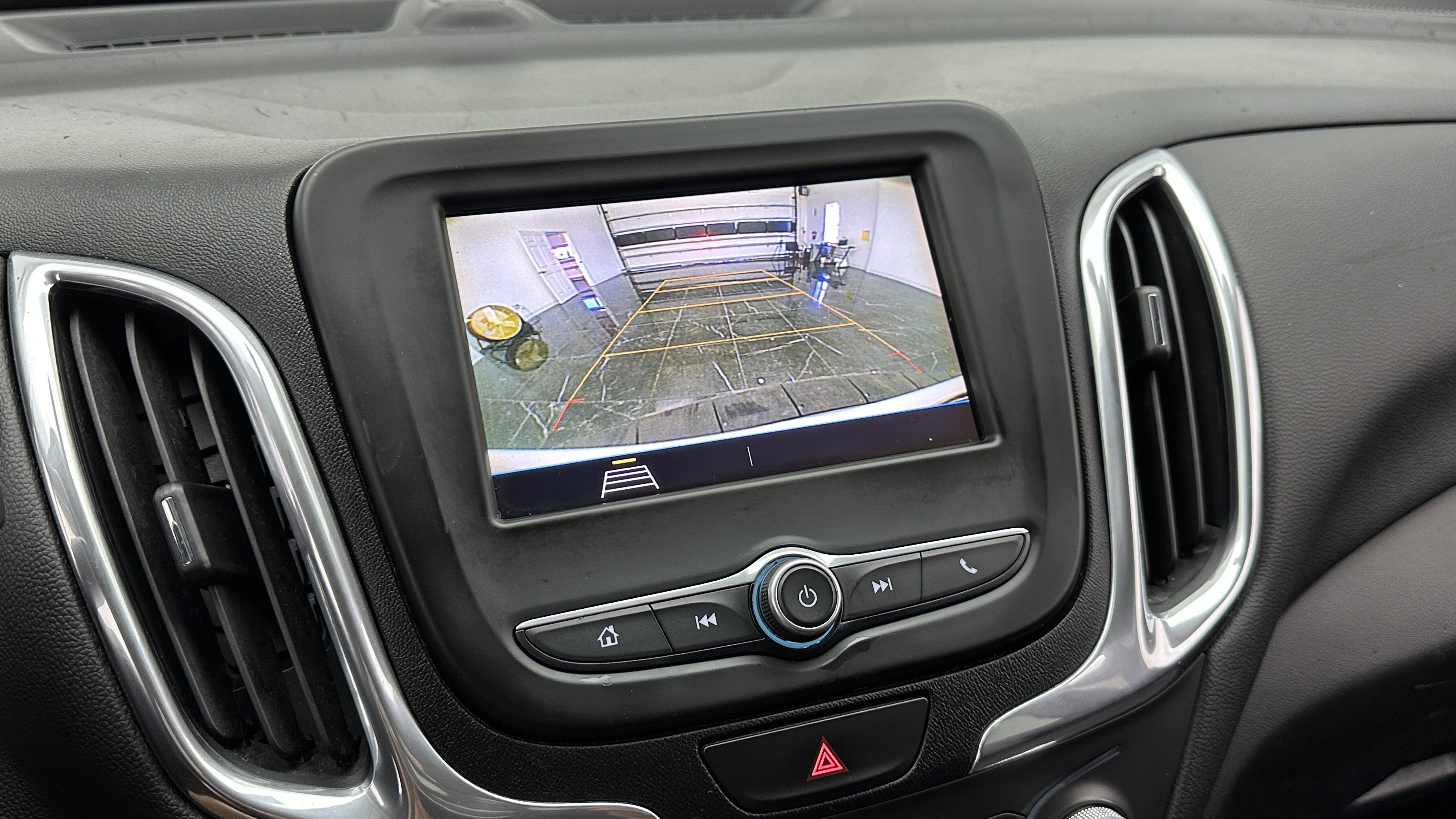 Used 2019 Chevrolet Equinox LT image 17