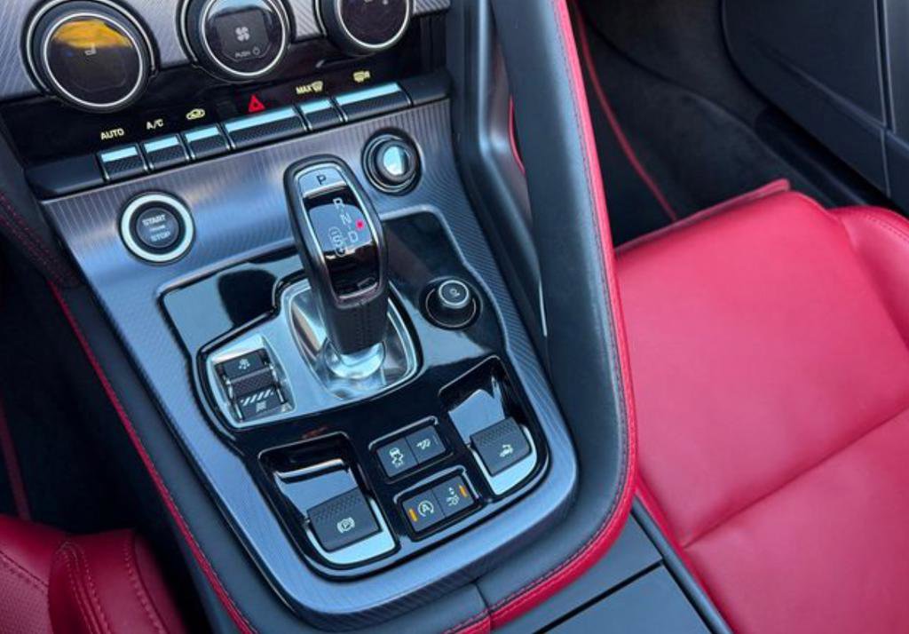 Used 2024 Jaguar F-TYPE R-Dynamic image 6