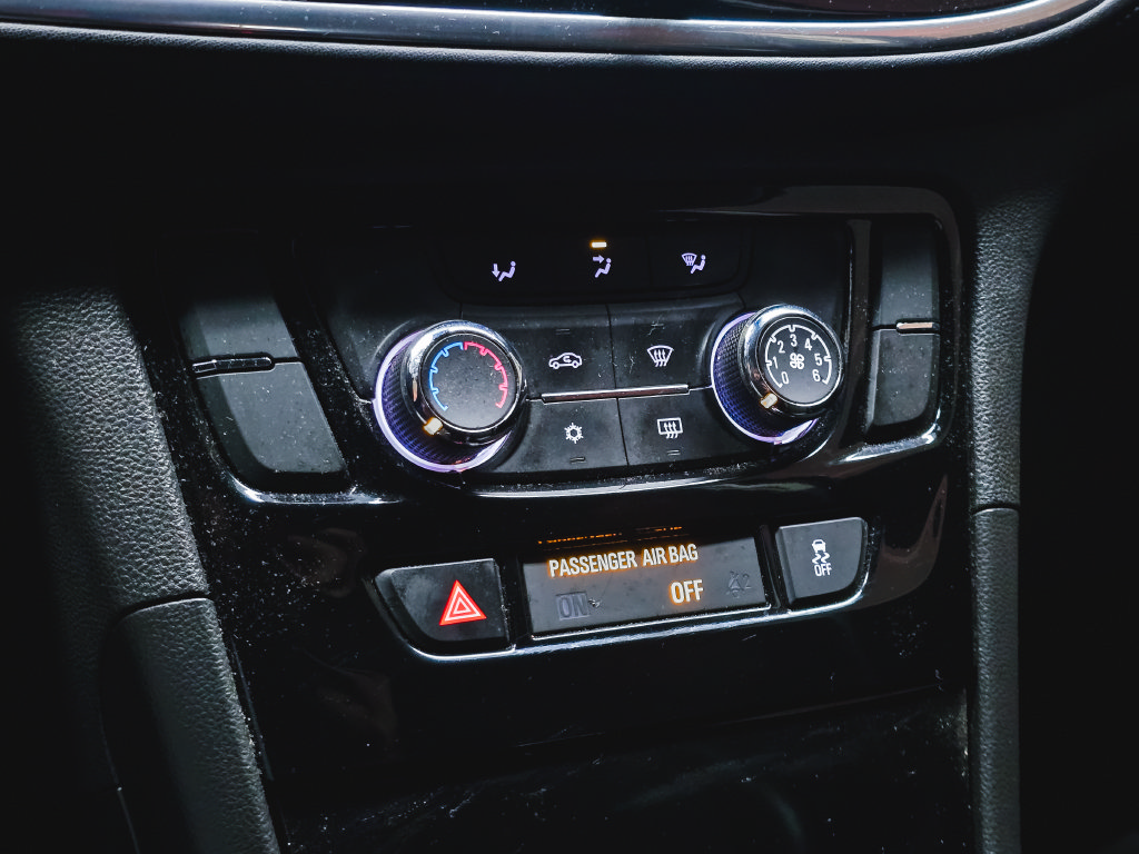 Used 2019 Buick Encore Preferred FWD image 29