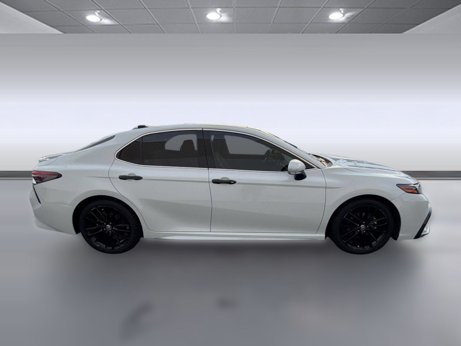 Certified 2022 Toyota Camry XSE w/ Navigation Package FWD image 8