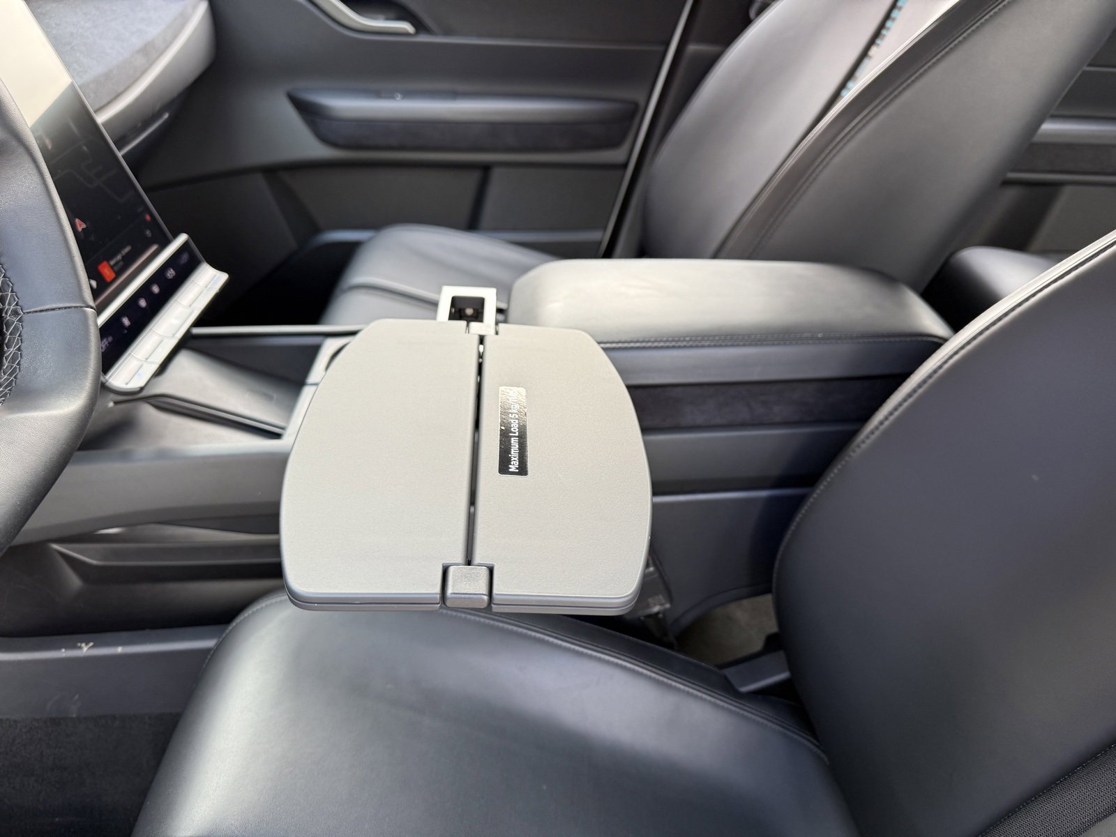 Used 2023 Fisker Ocean Extreme image 22