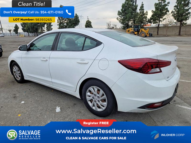 Used 2019 Hyundai Elantra SE w/ Cargo Package FWD image 3