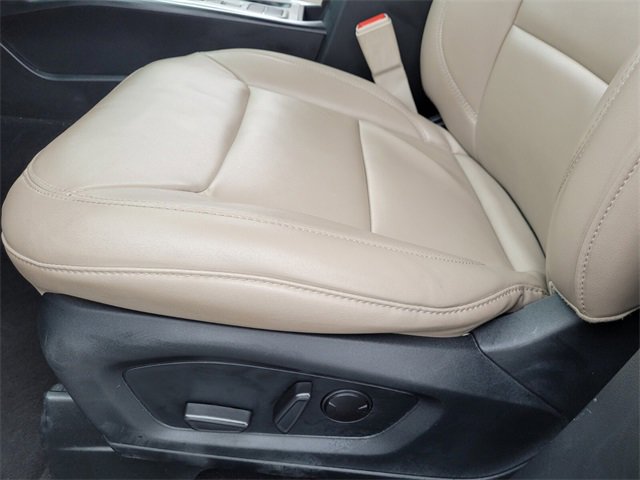 Used 2023 Ford Explorer XLT w/ Equipment Group 202A image 11