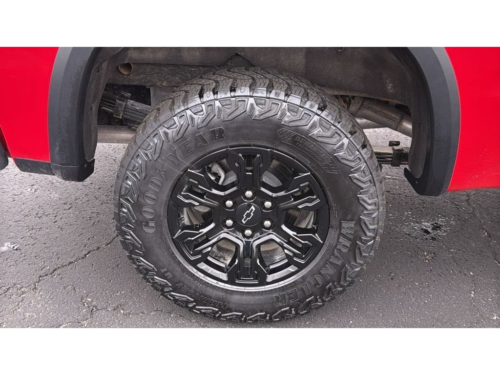 Used 2025 Chevrolet Silverado 1500 ZR2 w/ Technology Package AWD/4WD image 13