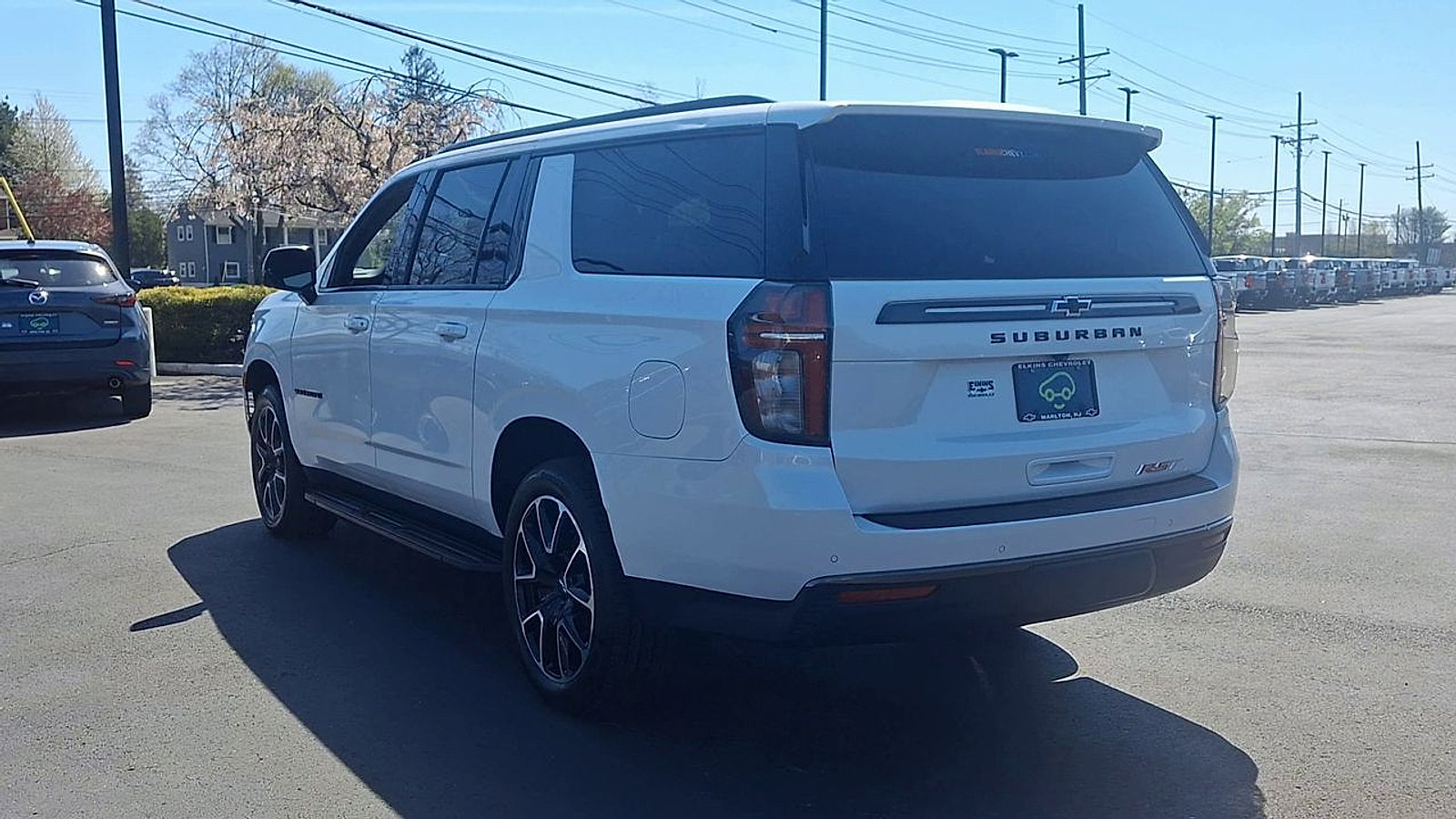 Certified 2022 Chevrolet Suburban RST w/ Luxury Package AWD/4WD image 9
