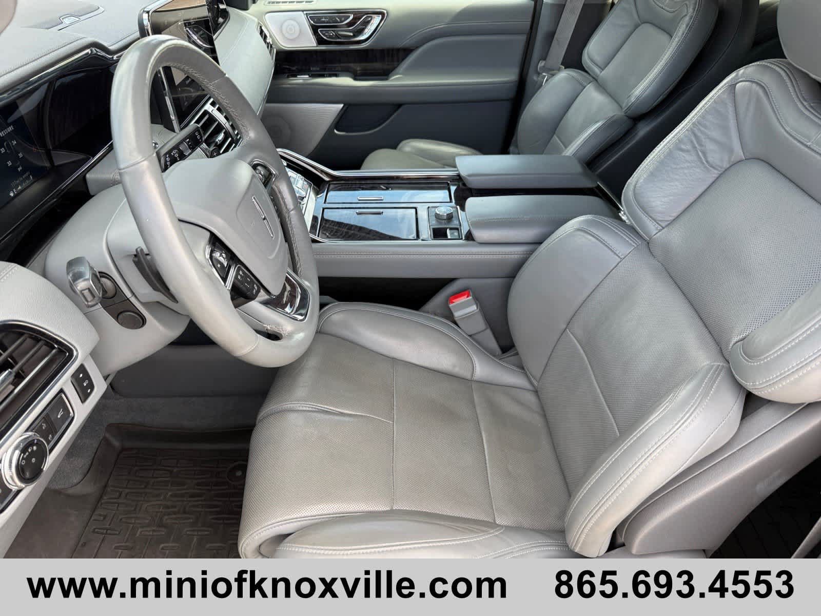 Used 2021 Lincoln Navigator Reserve w/ Luxury Package AWD/4WD image 11
