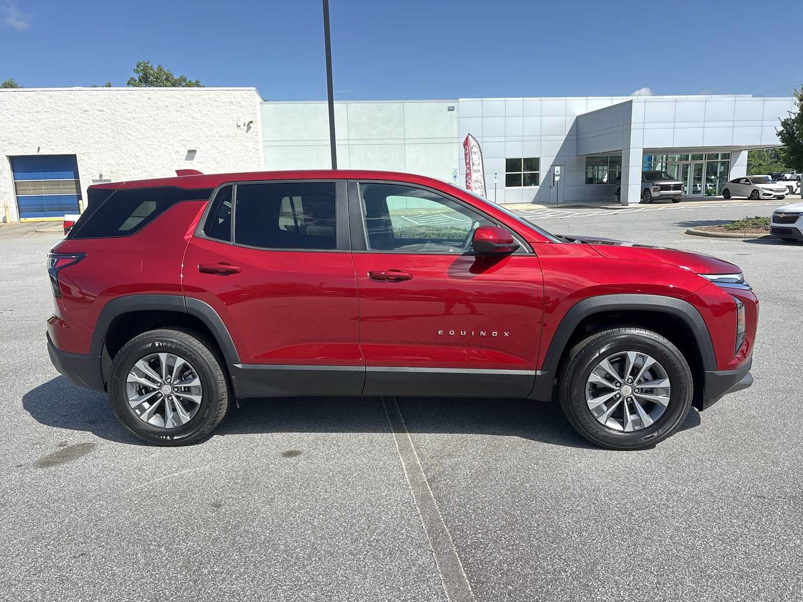 New 2026 Chevrolet Equinox LT FWD image 5