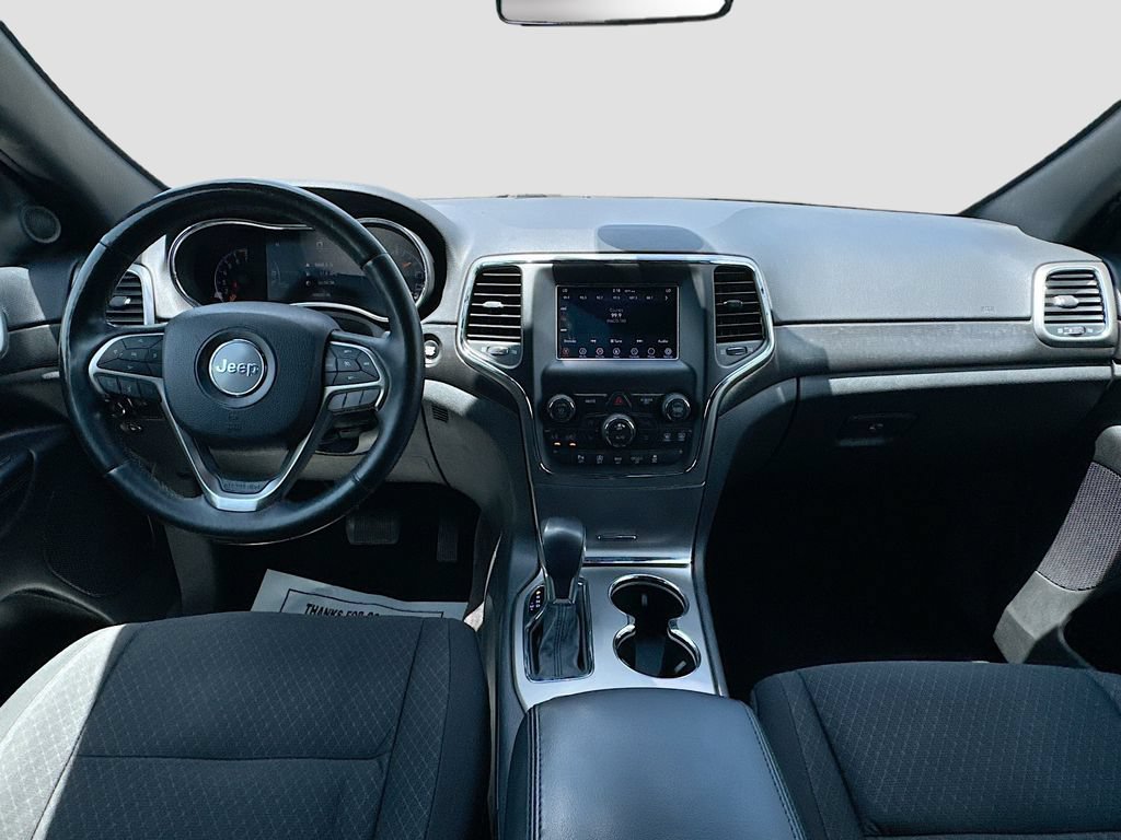 Used 2018 Jeep Grand Cherokee Laredo AWD/4WD image 23