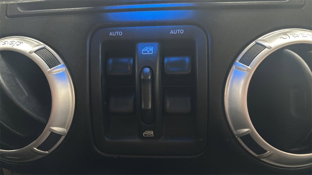 Used 2012 Jeep Wrangler Unlimited Sahara w/ Dual Top Group image 18