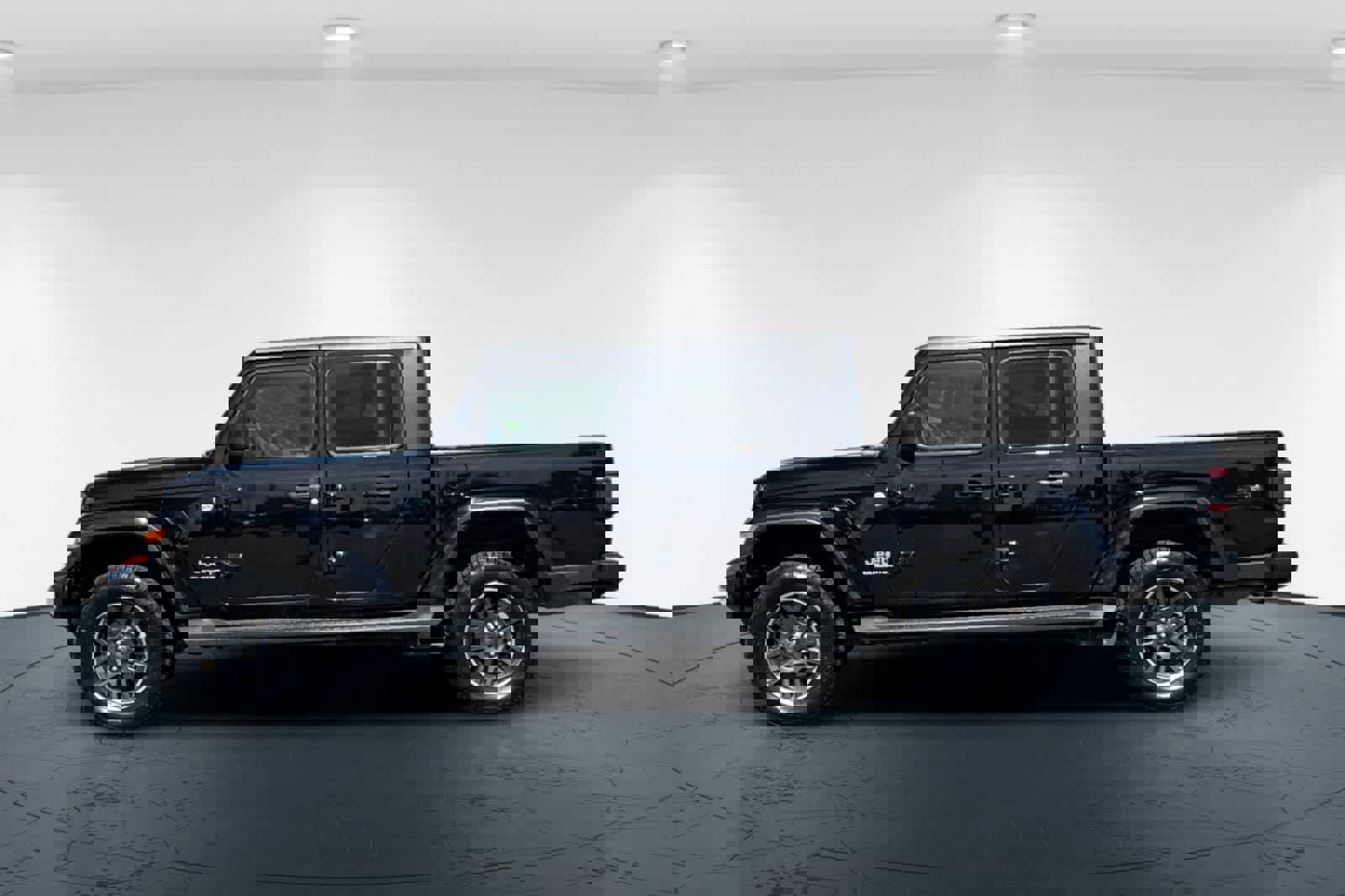 Used 2020 Jeep Gladiator Overland image 9