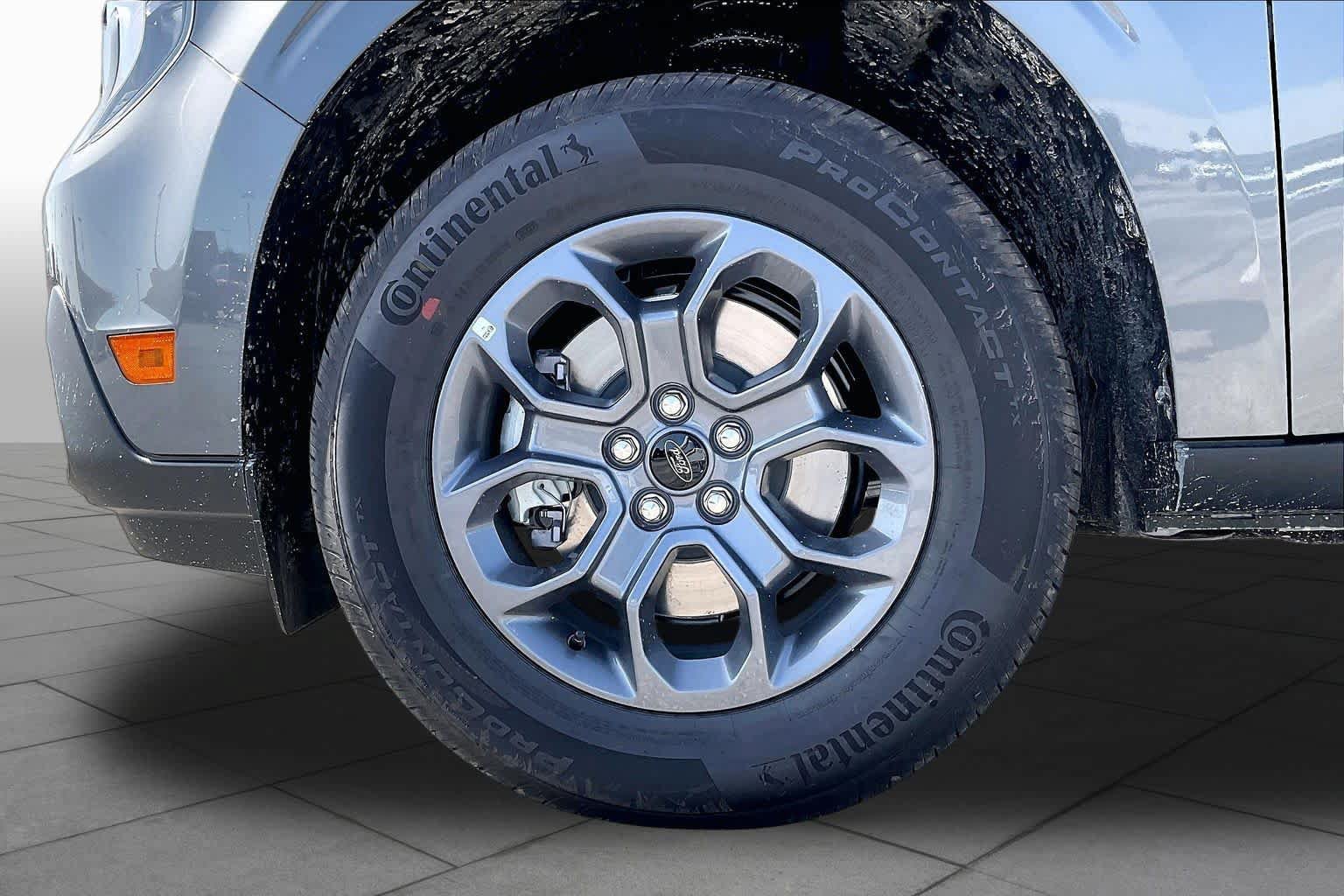 New 2026 Ford Maverick XLT w/ XLT Luxury Package FWD image 8