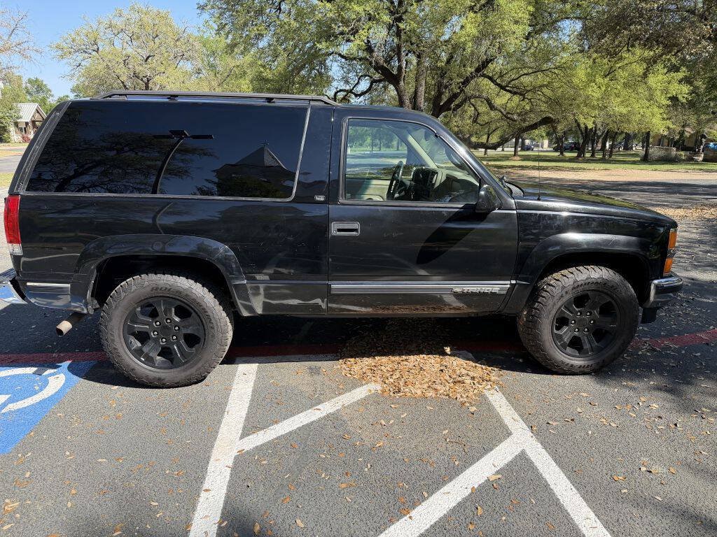 Used 1999 Chevrolet Tahoe 4WD 2-Door w/ Preferred Equipment Group image 6