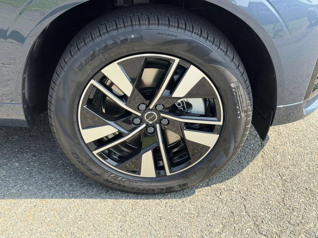 New 2026 Volvo XC60 T8 Core w/ Climate Package AWD/4WD image 24
