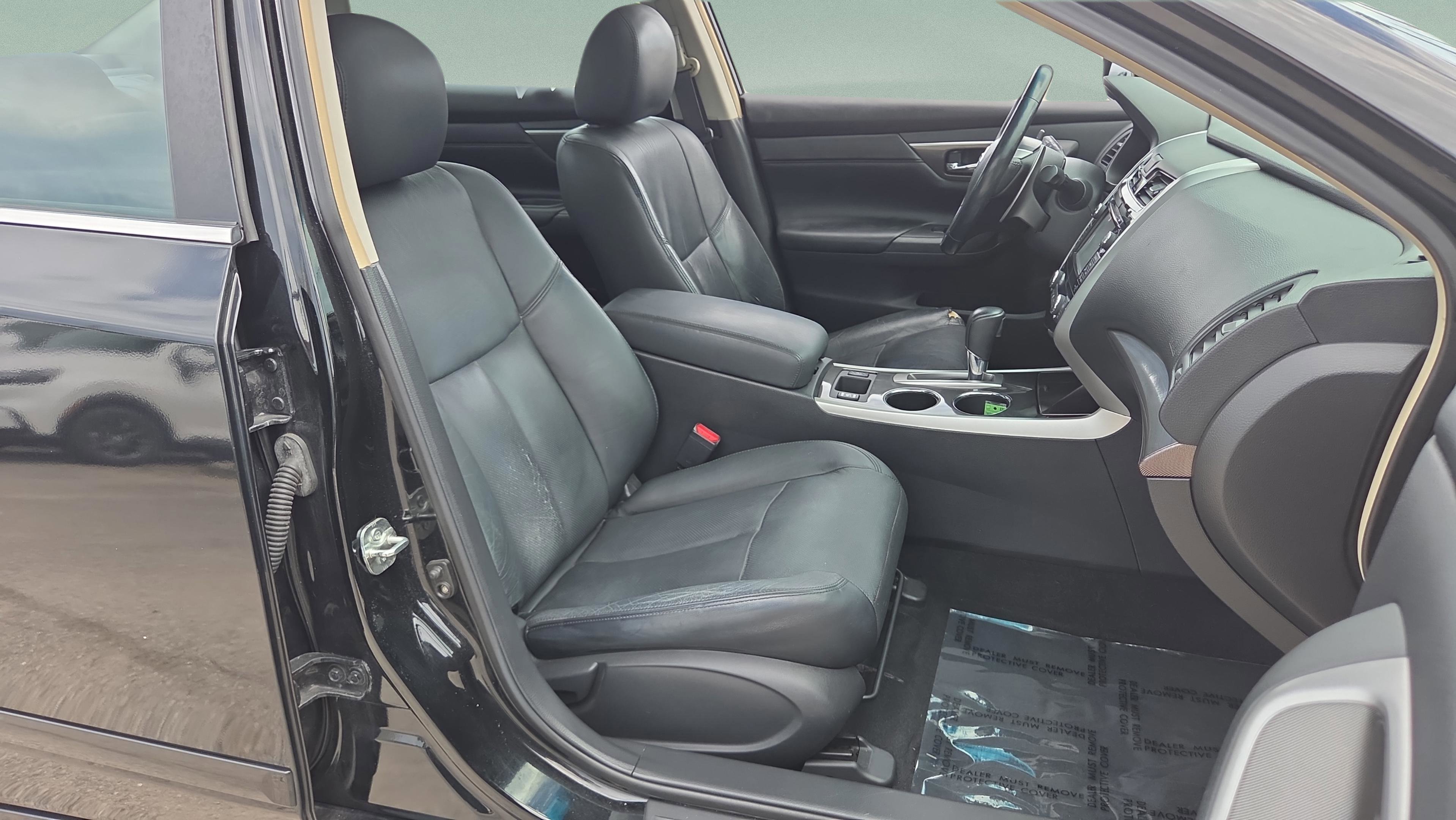 Used 2013 Nissan Altima 3.5 SL w/ Technology Pkg FWD image 17