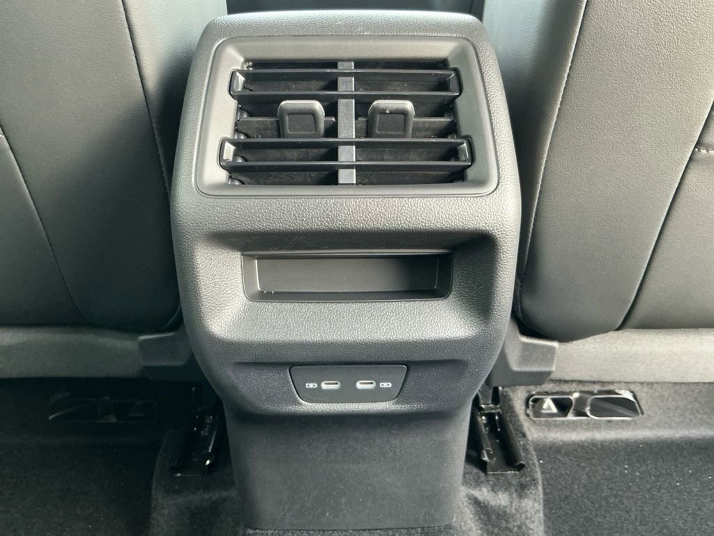 New 2026 Volkswagen Tiguan SE AWD/4WD image 19