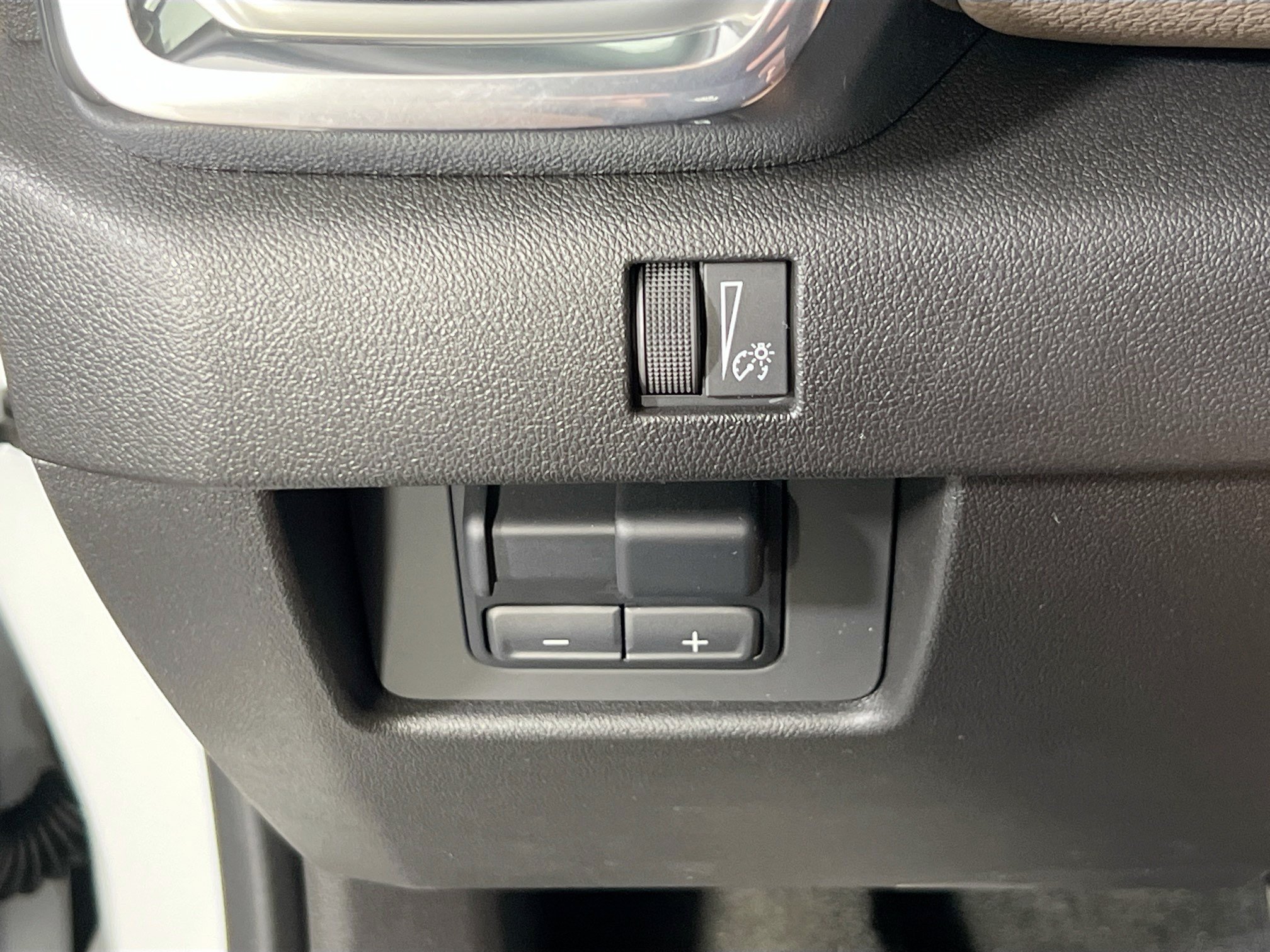 Used 2025 GMC Canyon Denali AWD/4WD image 10