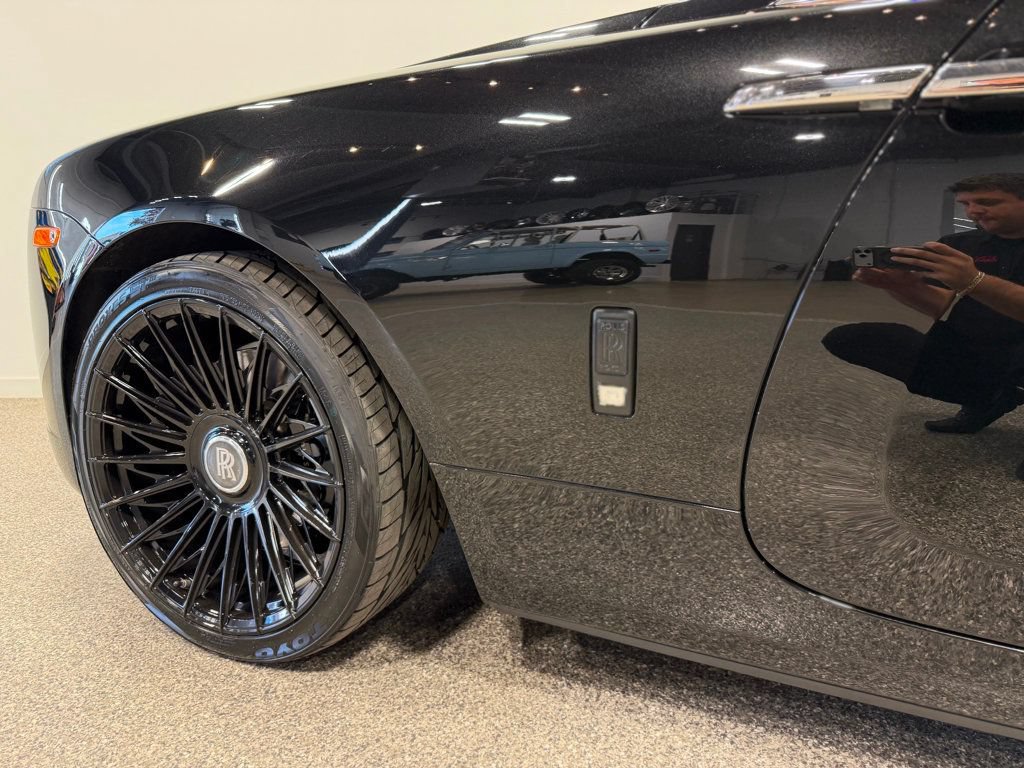 Used 2019 Rolls-Royce Dawn RWD image 31