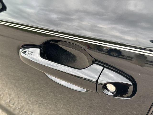 Used 2016 Toyota Highlander Limited image 10