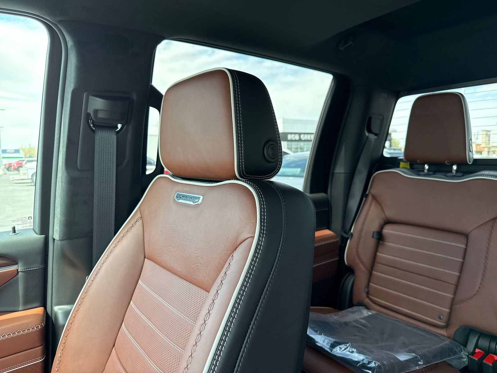 New 2026 GMC Sierra 3500 Denali Ultimate AWD/4WD image 17
