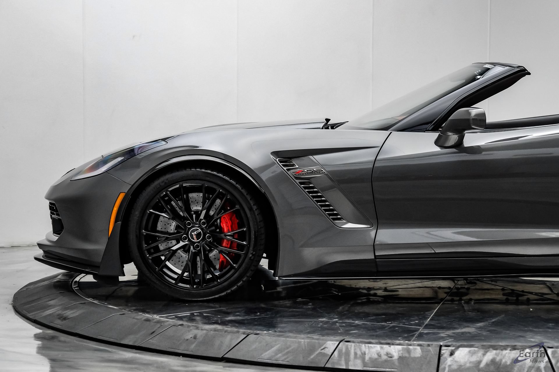 Used 2015 Chevrolet Corvette Z06 w/ 3LZ Preferred Equipment Group RWD image 10