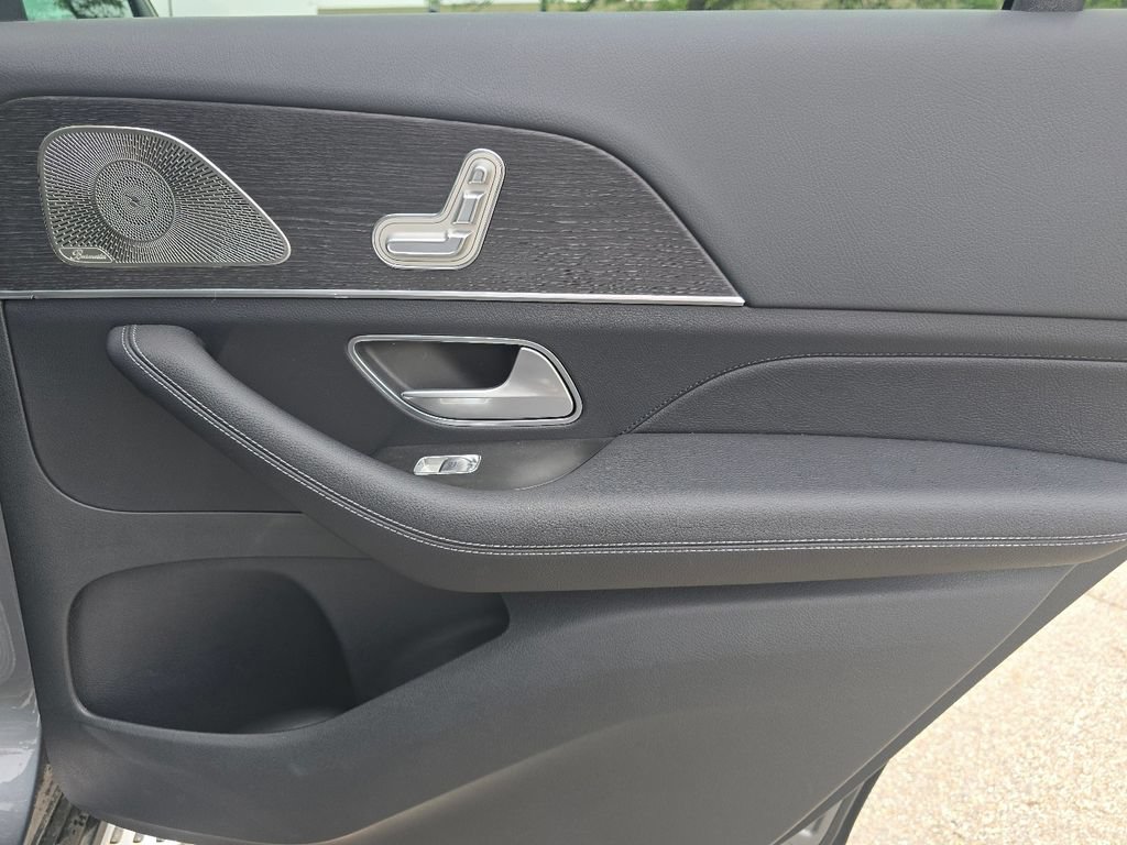 Used 2026 Mercedes-Benz GLS 450 4MATIC image 24
