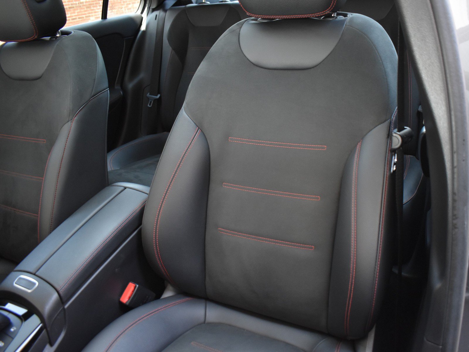 Used 2021 Mercedes-Benz A 35 AMG 4MATIC image 34