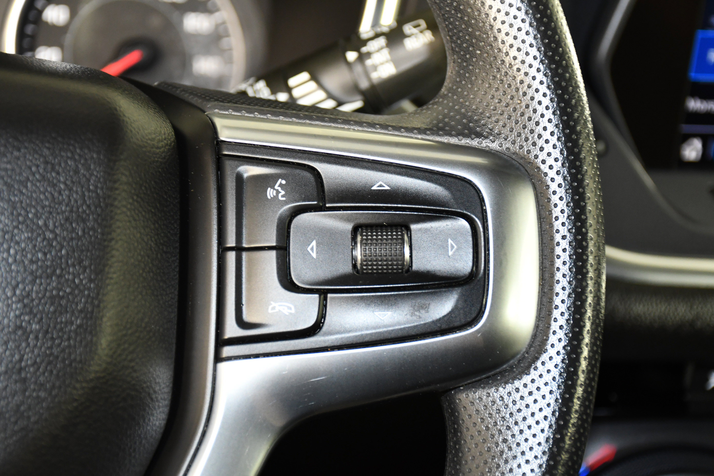 Used 2021 Chevrolet Blazer LT FWD image 21