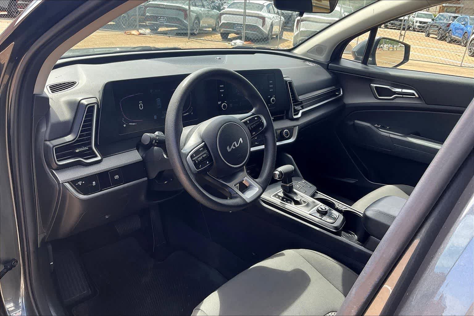 Certified 2024 Kia Sportage LX image 2