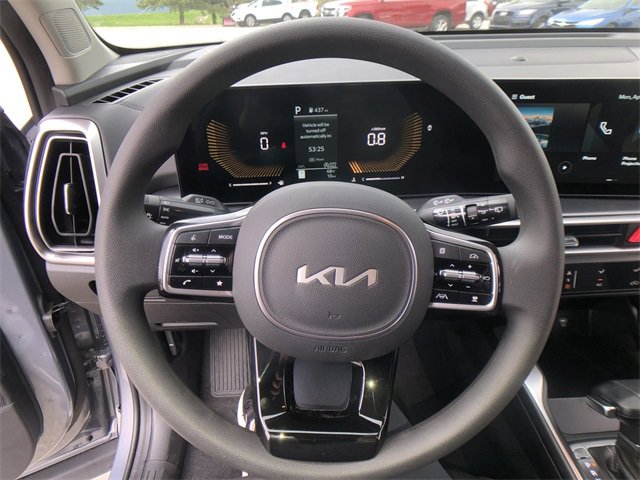 New 2025 Kia Sorento LX image 14