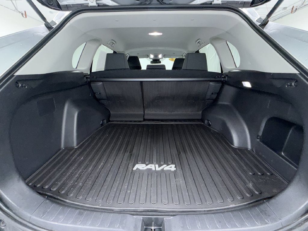 Certified 2024 Toyota RAV4 LE AWD/4WD image 17
