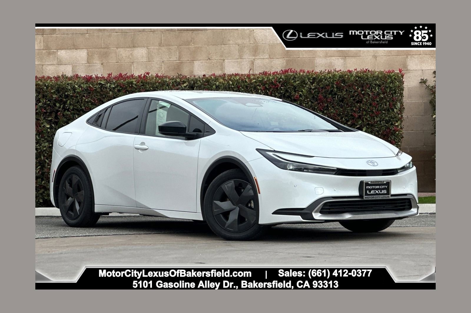 Used 2024 Toyota Prius Prime SE image 1