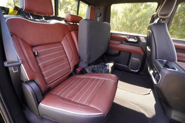 Used 2024 GMC Sierra 2500 Denali Ultimate image 32