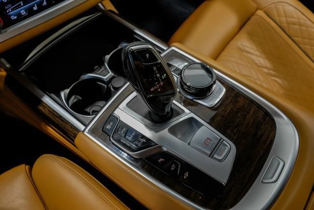 Used 2022 BMW 750i xDrive w/ Luxury Rear Seating Package AWD/4WD image 33